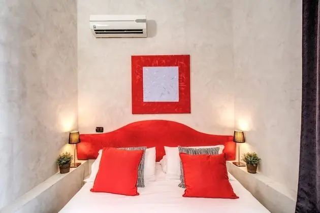 Büyük Yataklı Tek Kişilik Oda