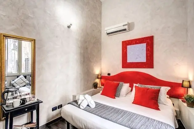 Büyük Yataklı Tek Kişilik Oda