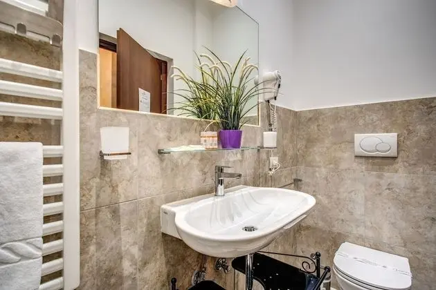 Classic Tek Büyük Yataklı Oda