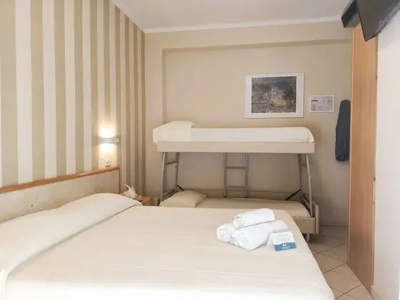 Comfort Dört Kişilik Oda
