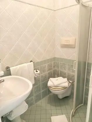 Tek Büyük veya İki Ayrı Yataklı Oda, Kısmi Deniz Manzaralı