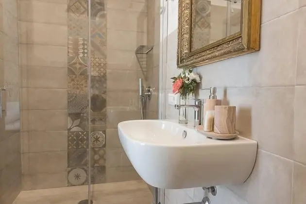 Deluxe Tek Büyük Yataklı Oda, 1 Büyük (Queen) Boy Yatak, Balkon, Şehir Manzaralı