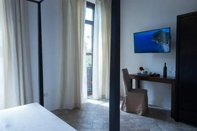 Deluxe Tek Büyük Yataklı Oda, 1 Büyük (Queen) Boy Yatak, Balkon, Şehir Manzaralı