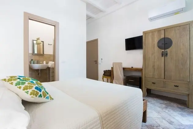 Standard Oda, 1 Büyük (Queen) Boy Yatak, Sigara İçilmez, Buzdolabı