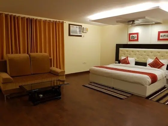 Family Oda, 1 En Büyük (King) Boy Yatak, Sigara İçilebilir, Şehir Manzaralı