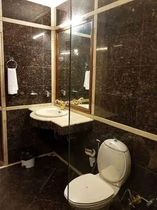 Family Oda, 1 En Büyük (King) Boy Yatak, Sigara İçilebilir, Şehir Manzaralı