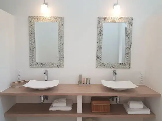Deluxe Üç Kişilik Oda, Banyolu/Duşlu, Havuz Manzaralı (Attachante)