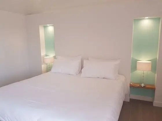 Deluxe Üç Kişilik Oda, Banyolu/Duşlu, Havuz Manzaralı (Attachante)