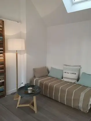 Deluxe Üç Kişilik Oda, Banyolu/Duşlu, Havuz Manzaralı (Attachante)