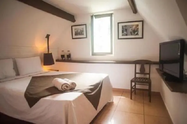 Comfort Tek Büyük Yataklı Oda (Charm Room)