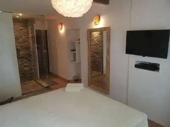 Comfort Tek Büyük Yataklı Oda (Charm Room)