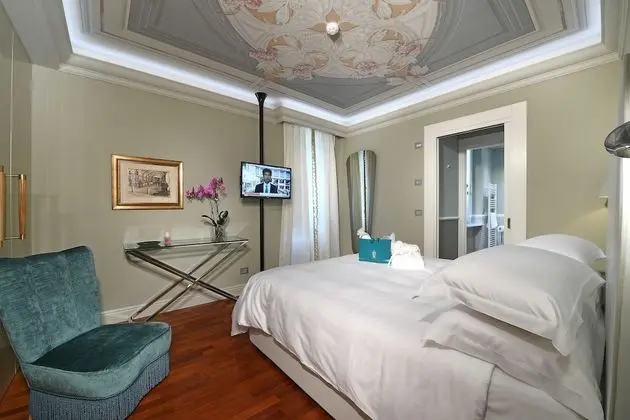 Luxury Oda