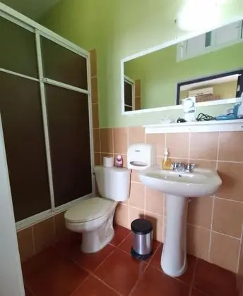 Tek Büyük Yataklı Oda, 2 Çift Kişilik Yatak