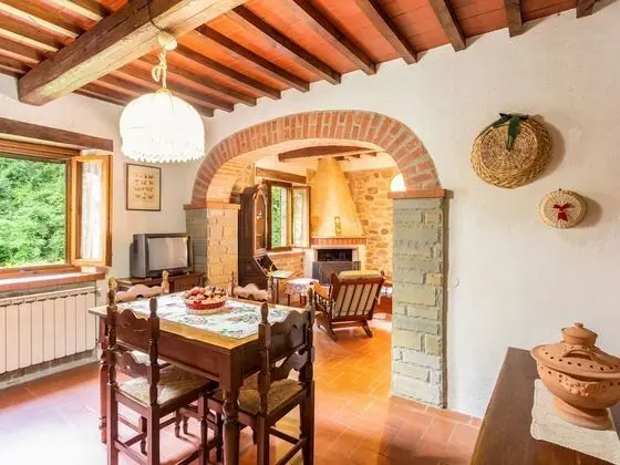 Ev