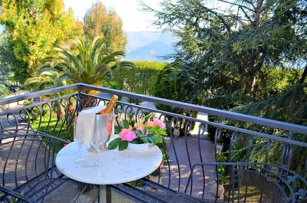 Standard Tek Büyük Yataklı Oda, Bahçe Manzaralı