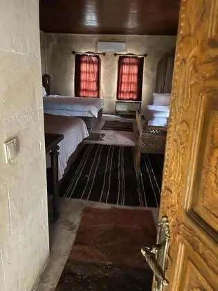 Aile Odası, Avlu Manzaralı