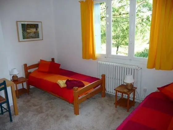 Büyük Yataklı Tek Kişilik Oda, Ortak Banyo