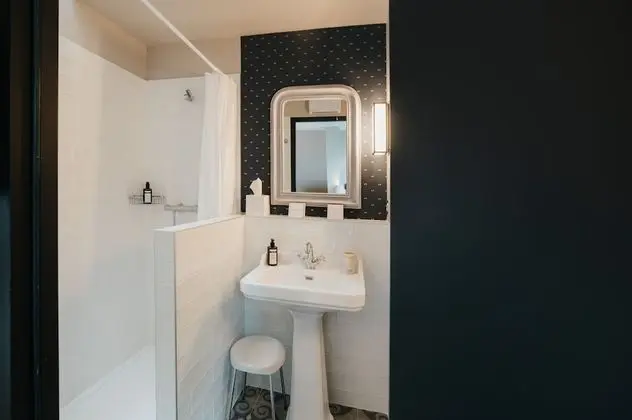 Classic Oda, 1 Büyük (Queen) Boy Yatak, Sigara İçilmez