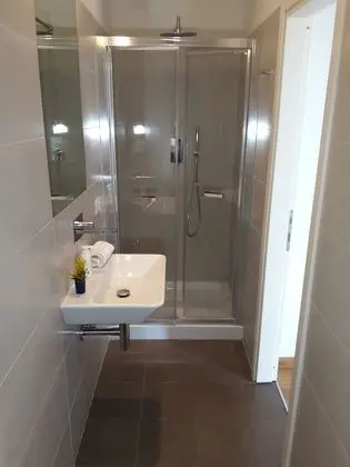 Apart Daire, 5 Yatak Odası