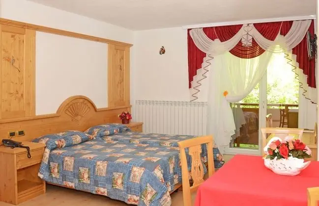 Superior Tek Büyük veya İki Ayrı Yataklı Oda