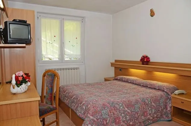 Üç Kişilik Oda