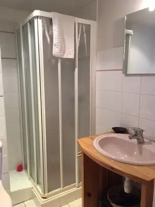 Comfort Tek Büyük Yataklı Oda, Özel Banyo, Dağ Manzaralı (La Montagnolle)