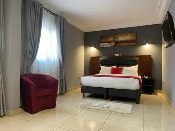 Deluxe Tek Büyük Yataklı Oda