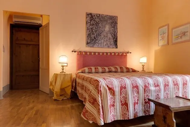 Deluxe Tek Büyük Yataklı Oda (AVORIO - PESCA - GIALLA)