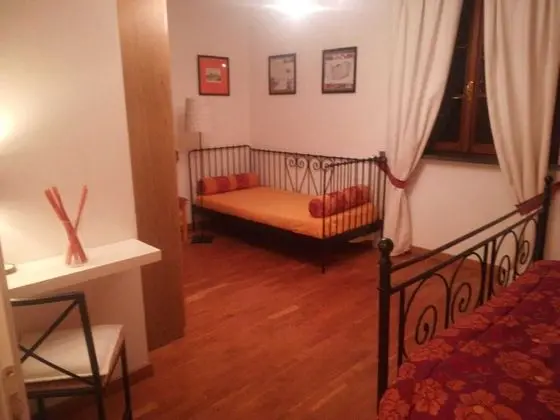 Üç Kişilik Oda (Arancio)