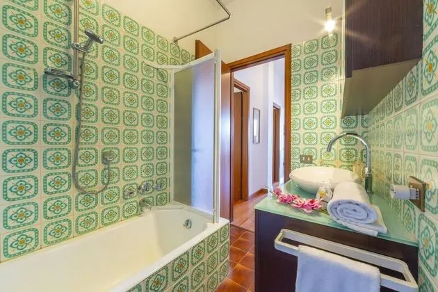 Family Apart Daire, Birden Çok Yatak, Dağ Yamacı (La Rosa Dei Venti Lake View Terrace)