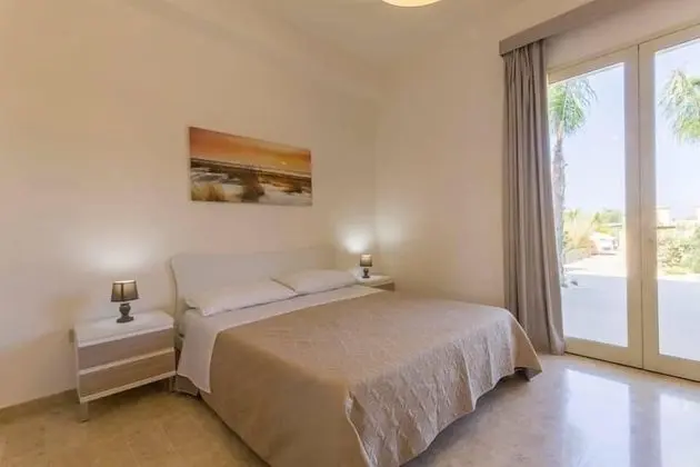 Deluxe Üç Kişilik Oda, Bahçe Manzaralı