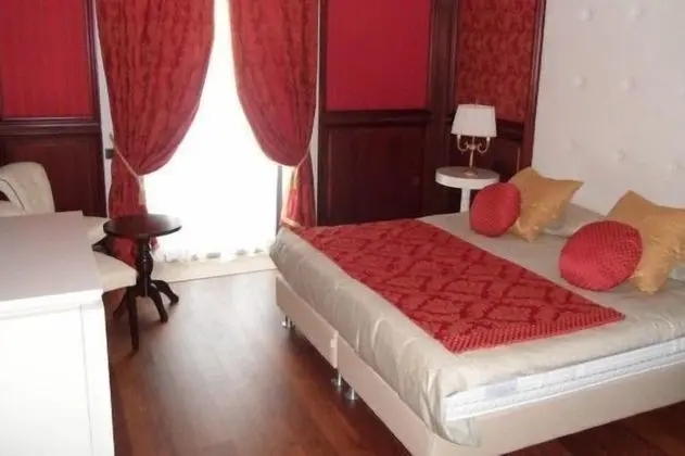 Tek Büyük veya İki Ayrı Yataklı Oda