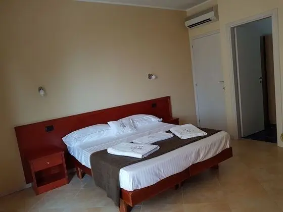 Tek Büyük Yataklı Oda, Balkon, Deniz Manzaralı