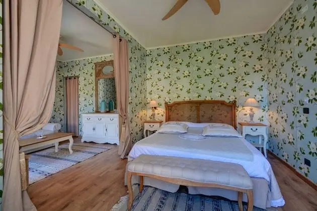 Classic Süit, 1 Büyük (Queen) Boy Yatak ve Çekyat