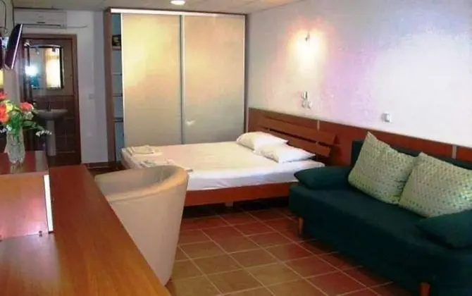 Comfort Tek Büyük Yataklı Oda