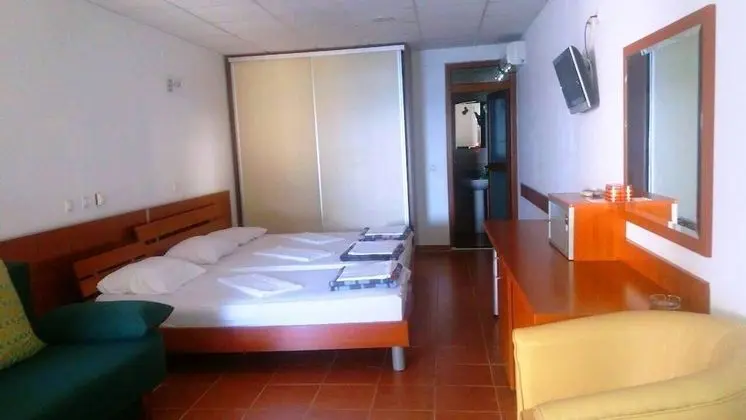 Comfort Tek Büyük Yataklı Oda
