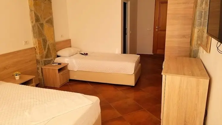 Traditional Üç Kişilik Oda