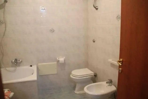 Tek Büyük Yataklı Oda, Banyolu/Duşlu (Arancione)