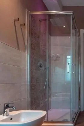 Üç Kişilik Oda, Bahçe Manzaralı