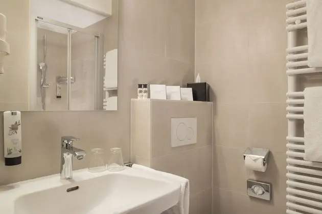 Comfort Tek Büyük veya İki Ayrı Yataklı Oda