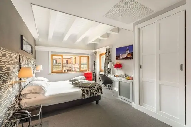 Superior Tek Büyük veya İki Ayrı Yataklı Oda, 1 Çift Kişilik veya 2 Tek Kişilik Yatak