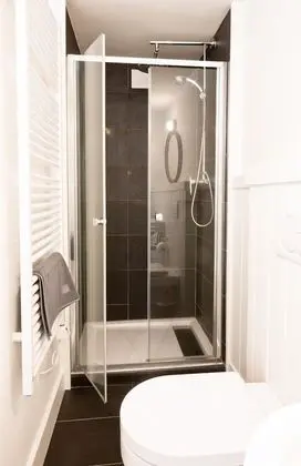 Apart Daire (Wrist Watch)