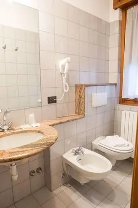 Standard Üç Kişilik Oda