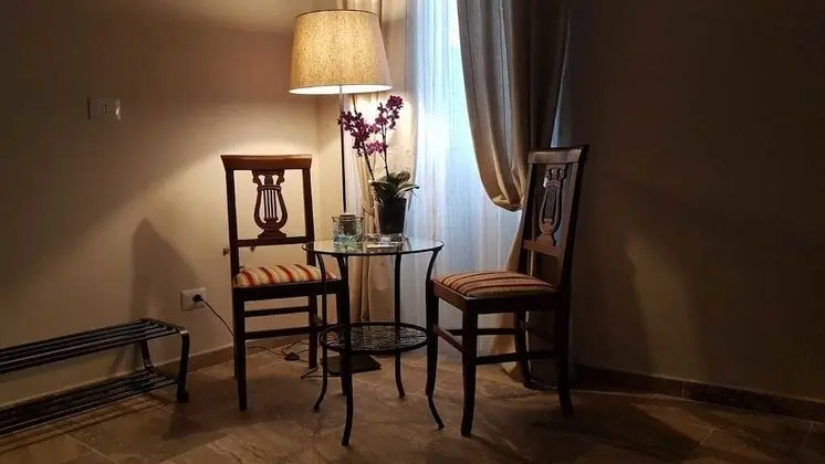 Üç Kişilik Oda