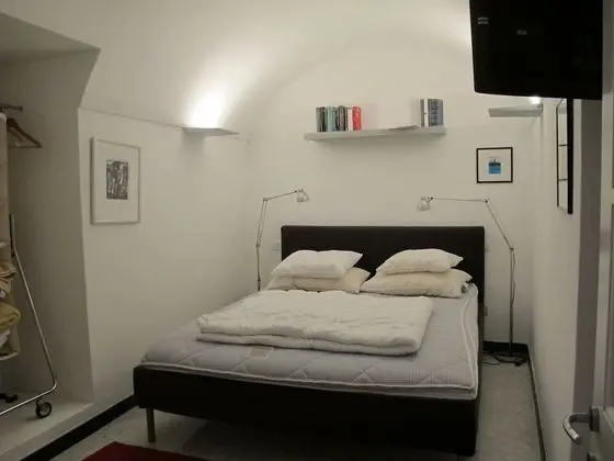 Ev, 1 Büyük (Queen) Boy Yatak