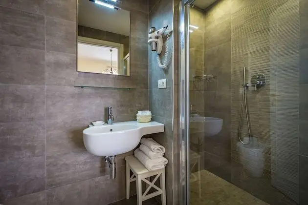 Standard Tek Büyük Yataklı Oda, Bahçe Manzaralı