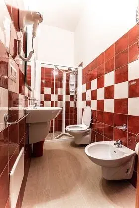 Üç Kişilik Oda