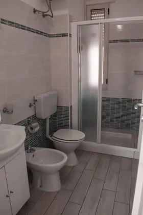 Deluxe Tek Büyük Yataklı Oda, Kısmi Deniz Manzaralı