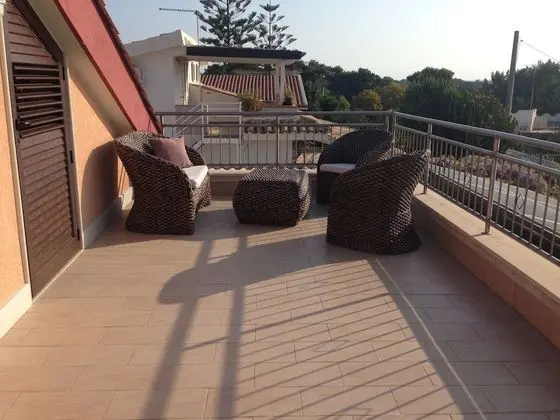 Tek Büyük Yataklı Oda, Balkon
