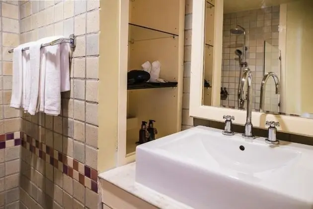 Deluxe Suite Twin or Double